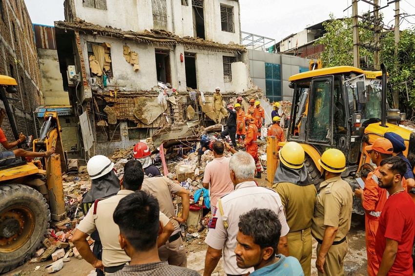 ਜਹਾਂਗੀਰਪੁਰੀ ਵਿੱਚ ਦੋ ਮੰਜ਼ਿਲਾ ਇਮਾਰਤ ਡਿੱਗੀ; ਤਿੰਨ ਮੌਤਾਂ