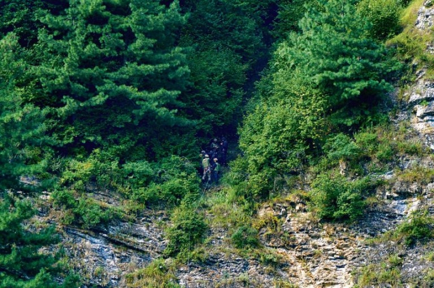 ਅਨੰਤਨਾਗ ਮੁਕਾਬਲੇ ਵਾਲੇ ਅਤਿਵਾਦੀ ਫ਼ੌਜ ਨੇ ਘੇਰੇ