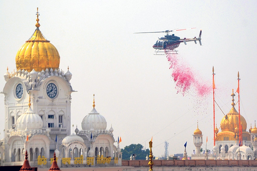 ਗੁਰੂ ਰਾਮਦਾਸ ਦੇ ਪ੍ਰਕਾਸ਼ ਪੁਰਬ ਨੂੰ ਸਮਰਪਿਤ ਨਗਰ ਕੀਰਤਨ ਸਜਾਇਆ