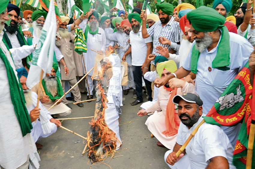 ਕਿਸਾਨਾਂ ਵੱਲੋਂ ਭਾਜਪਾ ਸਰਕਾਰ ਵਿਰੁੱਧ ਮੁਜ਼ਾਹਰੇ