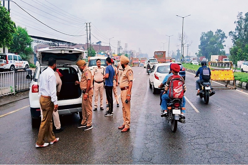 ਅਮਰਨਾਥ ਯਾਤਰਾ ਦੇ ਸ਼ਰਧਾਲੂਆਂ ਦੀ ਸੁਰੱਖਿਆ ਲਈ ਚੈਕਿੰਗ ਸ਼ੁਰੂ