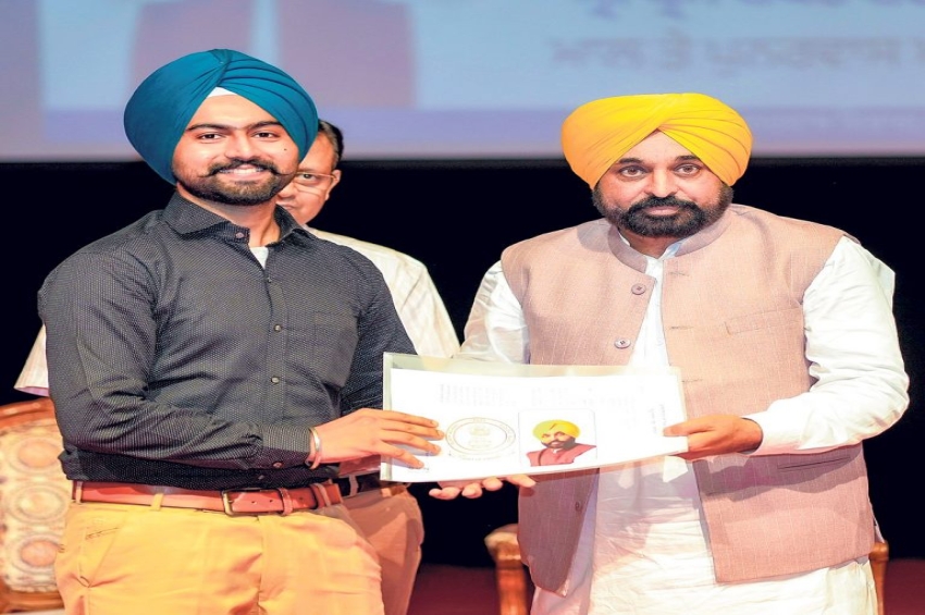 ਮੁੱਖ ਮੰਤਰੀ ਵੱਲੋਂ ਪਟਵਾਰੀਆਂ ਦੇ ਭੱਤੇ &rsquo;ਚ ਵਾਧੇ ਦਾ ਐਲਾਨ