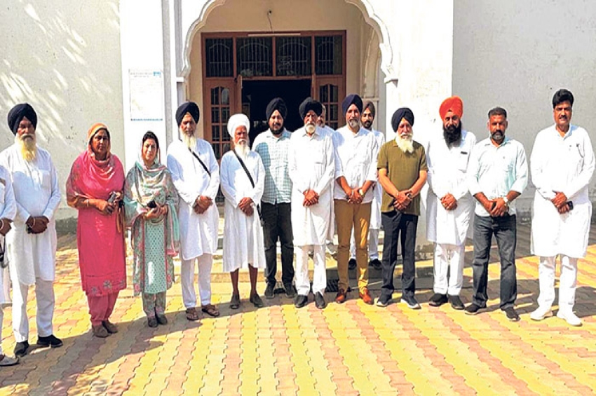 ਅਕਾਲੀ ਆਗੂਆਂ ਨੇ ਢੀਂਡਸਾ ਪਰਿਵਾਰ ਖ਼ਿਲਾਫ਼ ਖੋਲ੍ਹਿਆ ਮੋਰਚਾ