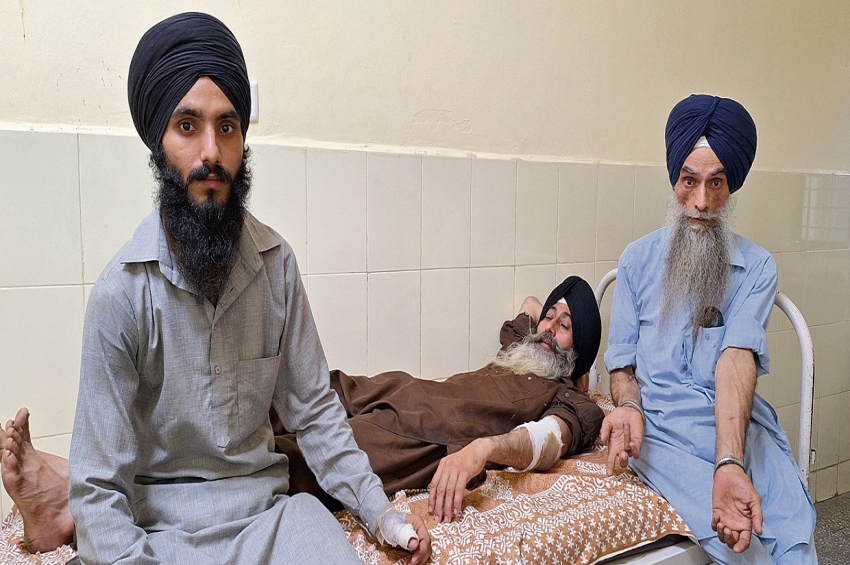 ਨਿਹੰਗ ਬਾਣੇ &rsquo;ਚ ਆਏ ਵਿਅਕਤੀਆਂ ਵੱਲੋਂ ਸ਼੍ਰੋਮਣੀ ਕਮੇਟੀ ਮੁਲਾਜ਼ਮਾਂ ਉੱਤੇ ਹਮਲਾ