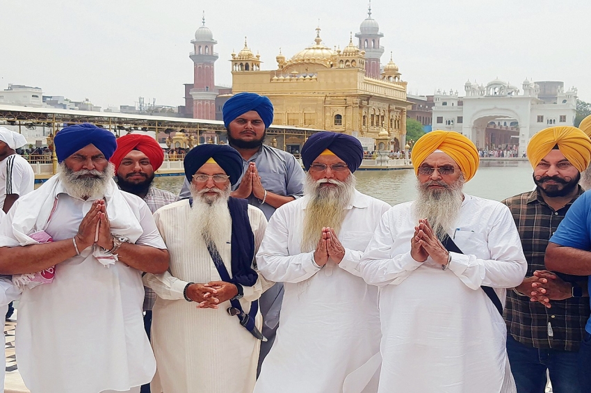 ਸ਼੍ਰੋਮਣੀ ਅਕਾਲੀ ਦਲ ਸੁਧਾਰ ਲਹਿਰ ਦੇ ਆਗੂ ਦਰਬਾਰ ਸਾਹਿਬ ਨਤਮਸਤਕ