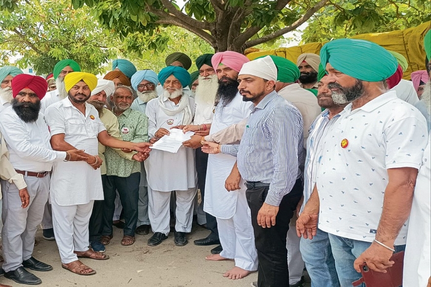 ਸੰਯੁਕਤ ਕਿਸਾਨ ਮੋਰਚੇ ਨੇ ਪੰਜਾਬ ਦੇ ਸੰਸਦ ਮੈਂਬਰਾਂ ਨੂੰ ਮੰਗ ਪੱਤਰ ਸੌਂਪੇ