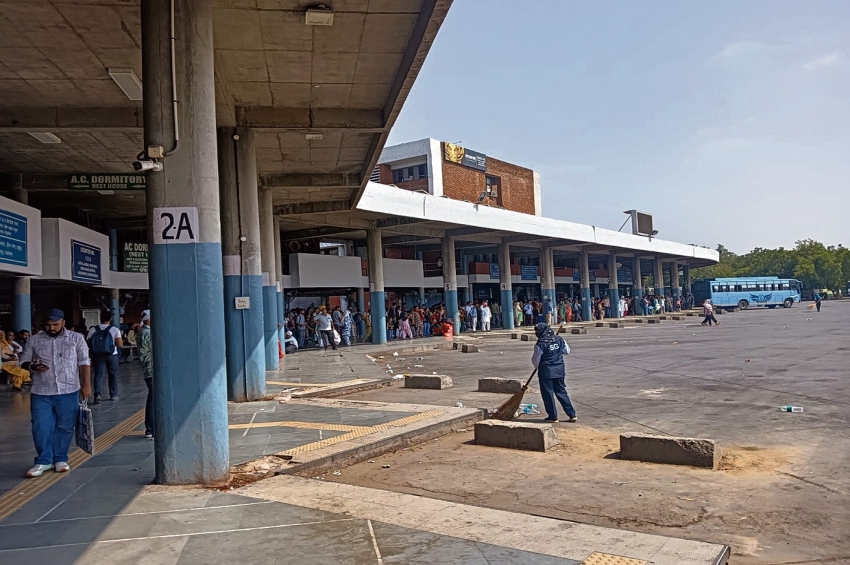 ਪਨਬੱਸ ਅਤੇ ਪੀਆਰਟੀਸੀ ਦੇ ਆਊਟਸੋਰਸਿੰਗ ਕਾਮਿਆਂ ਵੱਲੋਂ ਚੱਕਾ ਜਾਮ