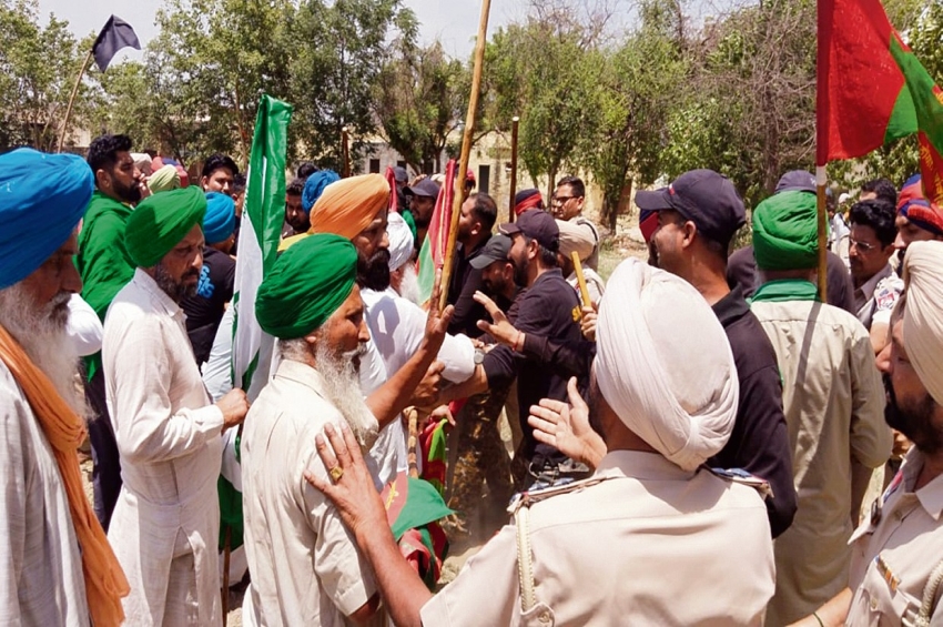 ਹੰਸ ਰਾਜ ਦੇ ਵਿਰੋਧ ਸਮੇਂ ਕਿਸਾਨਾਂ ਤੇ ਪੁਲੀਸ ਦਰਮਿਆਨ ਖਿੱਚ-ਧੂਹ