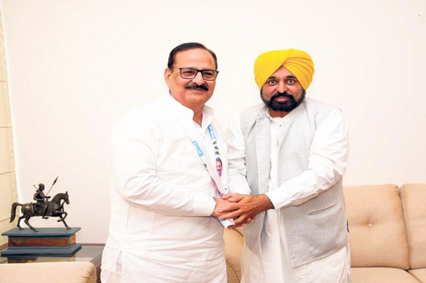 ਅਬੋਹਰ ਦੇ ਸਾਬਕਾ ਵਿਧਾਇਕ ਅਰੁਣ ਨਾਰੰਗ &lsquo;ਆਪ&rsquo; &rsquo;ਚ ਸ਼ਾਮਲ