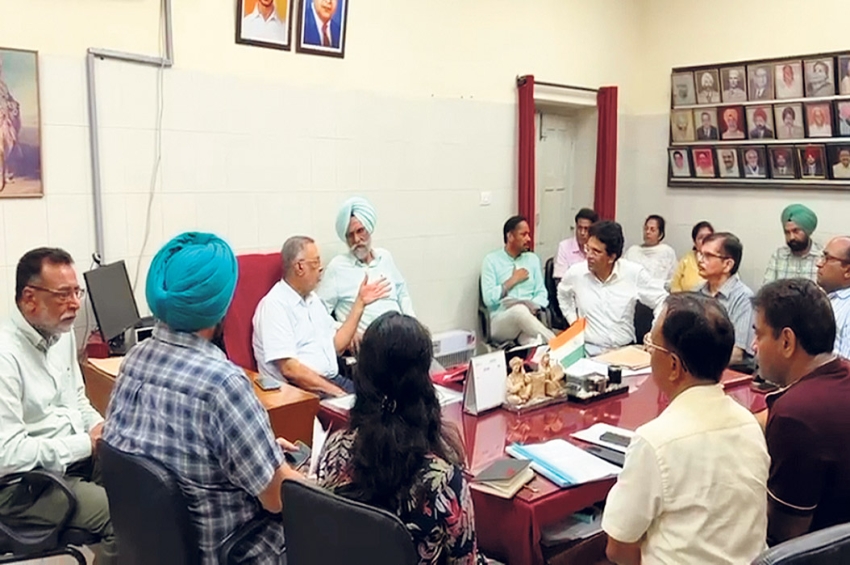 ਰਾਜਿੰਦਰਾ ਹਸਪਤਾਲ ਵਿੱਚ ਮੋਬਾਈਲ ਦੀਆਂ ਟਾਰਚਾਂ ਜਗਾ ਕੇ ਹੋਇਆ ਜਣੇਪਾ