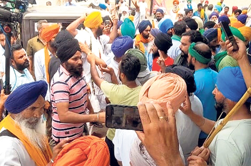ਸ਼ੰਭੂ ਬਾਰਡਰ &rsquo;ਤੇ ਕਿਸਾਨ ਧਰਨੇ ਵਿੱਚ ਤਣਾਅ ਦਾ ਮਾਹੌਲ