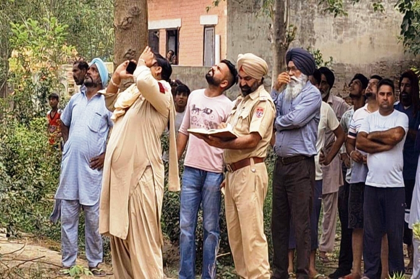 ਭਿੰਡਰ ਕਲਾਂ ਵਿੱਚ ਇਨਸਾਫ਼ ਲਈ ਟੈਂਕੀ &rsquo;ਤੇ ਚੜ੍ਹਿਆ ਜੋੜਾ