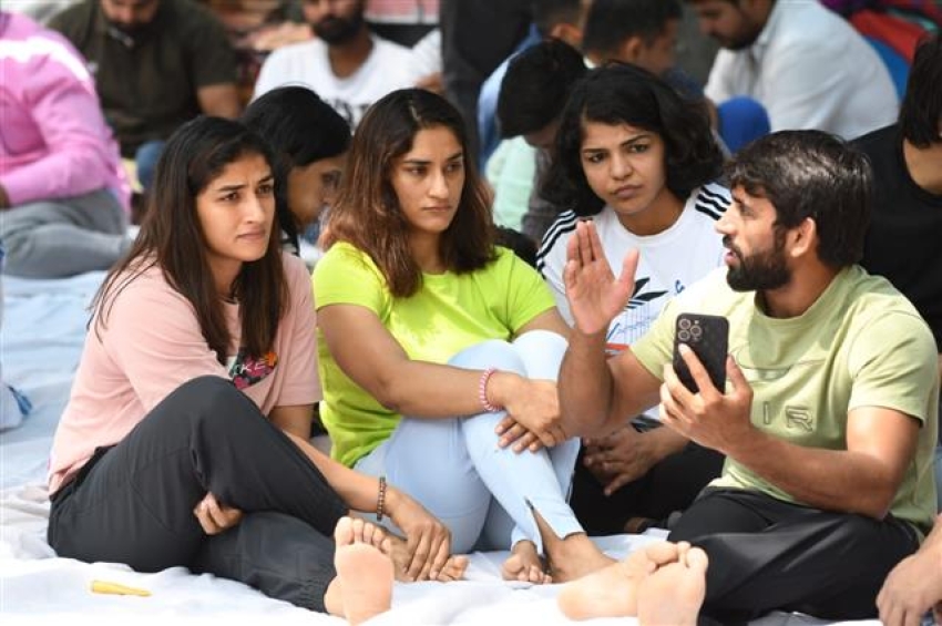 ਜਿਨਸੀ ਸ਼ੋਸ਼ਣ ਦੇ ਦੋਸ਼: ਸੁਪਰੀਮ ਕੋਰਟ ਵੱਲੋਂ ਸੱਤ ਮਹਿਲਾ ਪਹਿਲਵਾਨਾਂ ਦੀ ਪਟੀਸ਼ਨ &rsquo;ਤੇ ਦਿੱਲੀ ਸਰਕਾਰ ਤੇ ਹੋਰਾਂ ਨੂੰ ਨੋਟਿਸ