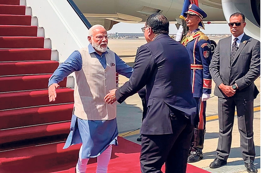 ਮਿਸਰ ਪੁੱਜਣ &rsquo;ਤੇ ਪ੍ਰਧਾਨ ਮੰਤਰੀ ਨਰਿੰਦਰ ਮੋਦੀ ਦਾ ਨਿੱਘਾ ਸਵਾਗਤ