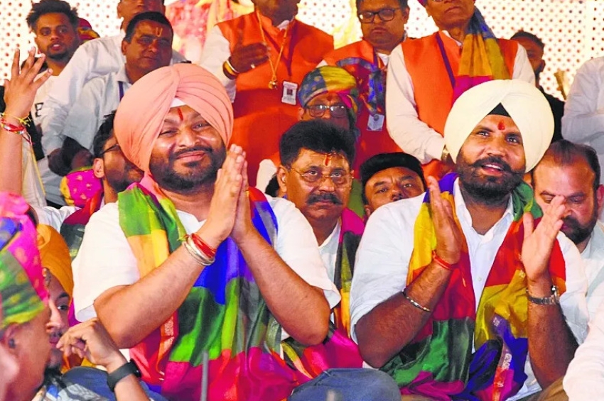 ਰਾਜਾ ਵੜਿੰਗ ਤੇ ਰਵਨੀਤ ਬਿੱਟੂ ਦੀ &lsquo;ਜੱਫੀ&rsquo; ਨੇ ਛੇੜੀ ਚਰਚਾ