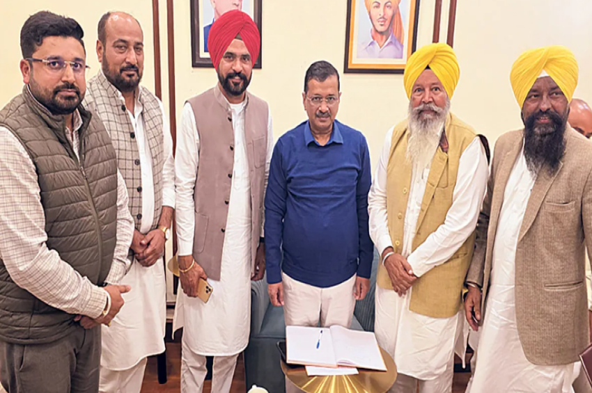 ਕੇਜਰੀਵਾਲ ਨੇ ਲੋਕ ਸਭਾ ਹਲਕਿਆਂ ਦੇ ਇੰਚਾਰਜਾਂ ਤੋਂ ਲਈ ਫੀਡ ਬੈਕ