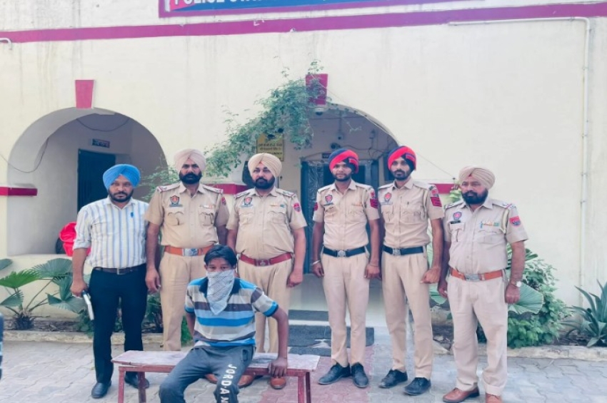 ਪੱਟੜੀ ’ਤੇ ਲੋਹੇ ਦਾ ਮੰਜਾ ਰੱਖ ਕੇ ਪੰਜਾਬ ਮੇਲ ਰੋਕੀ