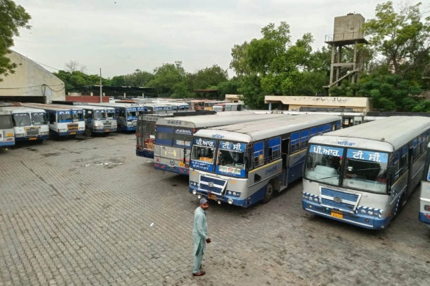 ਕੱਚੇ ਮੁਲਾਜ਼ਮਾਂ ਵੱਲੋਂ ਅਣਮਿੱਥੇ ਸਮੇਂ ਲਈ ਹੜਤਾਲ ਸ਼ੁਰੂ, ਬੱਸ ਅੱਡਿਆਂ &rsquo;ਤੇ ਚੱਕਾ ਜਾਮ