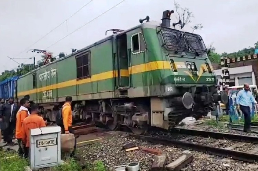 ਪਠਾਨਕੋਟ-ਜੰਮੂ ਮਾਲ ਗੱਡੀ ਦੇ ਤਿੰਨ ਡੱਬੇ ਲੀਹੋਂ ਲੱਥੇ