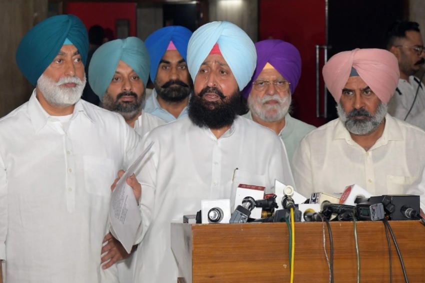 ਬਾਜਵਾ ਦੀ ਸ਼ਿਕਾਇਤ &rsquo;ਤੇ ਚੀਮਾ ਤੇ ਅਰੋੜਾ ਖ਼ਿਲਾਫ਼ ਕੇਸ ਦਰਜ