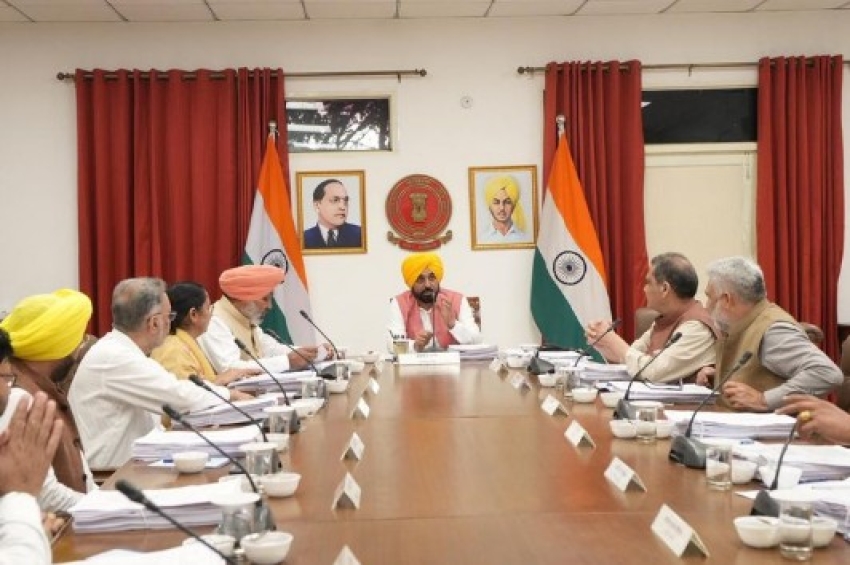ਪੰਜਾਬ ਸਰਕਾਰ ਨੇ 8 ਹਜ਼ਾਰ ਸਰਪੰਚਾਂ ਨੂੰ ਮਾਣ-ਭੱਤਾ ਦੇਣ ਤੋਂ ਪੱਲਾ ਝਾੜਿਆ ਪੰਜਾਬ ਸਰਪੰਚ ਮਾਸਿਕ ਮਾਣ ਭੱਤਾ: 5228 ਸਰਪੰਚਾਂ ਨੂੰ ਸਰਕਾਰੀ ਖ਼ਜ਼ਾਨੇ &rsquo;ਚੋਂ ਭੱਤਾ ਦੇਣ ਦੀ ਤਿਆਰੀ