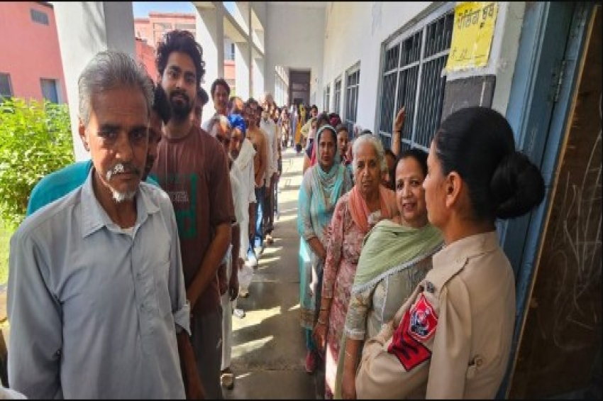 Punjab MC Elections: ਨਿਗਮ ਤੇ ਕੌਂਸਲ ਚੋਣਾਂ ਵਿੱਚ 63.94 ਫ਼ੀਸਦੀ ਮੱਤਦਾਨ Punjab MC Elections: ਨਤੀਜੇ 29 ਨੂੰ ਐਲਾਨੇ ਜਾਣਗੇ; 7555 ੳੁਮੀਦਵਾਰਾਂ ਦਾ ਭਵਿੱਖ ਬਕਸਿਆਂ &rsquo;ਚ ਬੰਦ