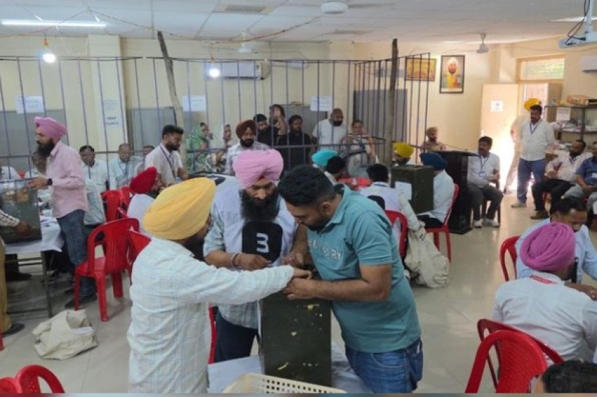 ਨਗਰ ਨਿਗਮ ਅਤੇ ਕੌਂਸਲ ਚੋਣਾਂ ਲਈ ਪਈਆਂ ਵੋਟਾਂ ਦੀ ਗਿਣਤੀ ਸ਼ੁਰੂ, ਉਮੀਦਵਾਰਾਂ ਦੇ ਦਿਲਾਂ ਦੀ ਧੜ੍ਹਕਣ ਹੋਈ ਤੇਜ਼