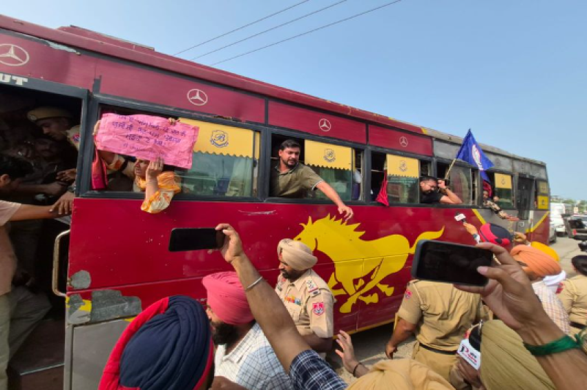 1158 ਪ੍ਰੋਫੈਸਰਾਂ ਦਾ ਰੋਸ ਪ੍ਰਦਰਸ਼ਨ: ਫਿਰੋਜ਼ਪੁਰ &rsquo;ਚ ਮੁੱਖ ਮੰਤਰੀ ਦਾ ਘਿਰਾਓ ਕਰਨ ਪੁੱਜੇ 1158 ਸਹਾਇਕ ਪ੍ਰੋਫੈਸਰ ਤੇ ਲਾਇਬ੍ਰੇਰੀਅਨ ਫਰੰਟ ਦੇ ਮੈਂਬਰ; ਪੁਲੀਸ ਰੋਕਾਂ ਤੋੜ &rsquo;ਤੇ ਅੱਗੇ ਵਧੇ; ਪੁਲੀਸ ਨੇ ਲਾਲ ਬੱਤੀ ਚੌਕ &rsquo;ਤੇ ਮੁੜ ਰੋਕਿਆ