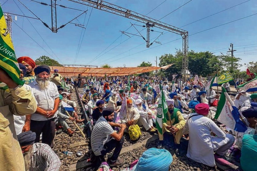 ਕਿਸਾਨਾਂ ਵੱਲੋਂ ਸ਼ੰਭੂ ਰੇਲਵੇ ਸਟੇਸ਼ਨ &rsquo;ਤੇ ਧਰਨਾ