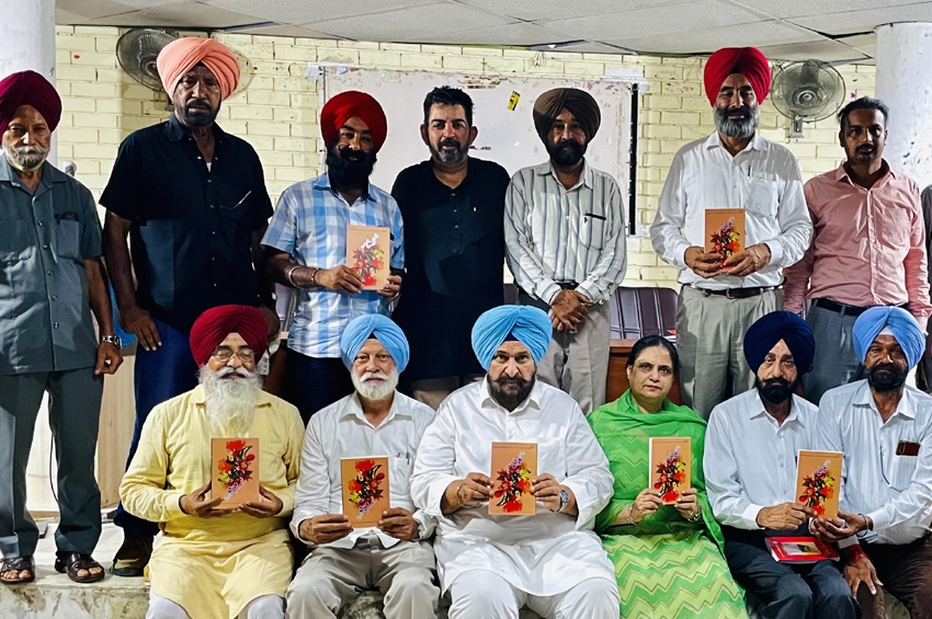 ਪੰਜਾਬੀ ਕਵੀ ਗੁਰਭਜਨ ਗਿੱਲ ਦੀ ਸ਼ਾਹਮੁਖੀ ਵਿੱਚ ਛਪੀ ਗ਼ਜ਼ਲ ਪੁਸਤਕ &ldquo;ਗੁਲਨਾਰ&rdquo; ਦਰਸ਼ਨ ਬੁੱਟਰ, ਬਲਵਿੰਦਰ ਸੰਧੂ , ਡਾਃ ਗੁਰਇਕਬਾਲ ਤੇ ਸਾਥੀਆਂ ਵੱਲੋਂ ਲੁਧਿਆਣਾ 'ਚ ਲੋਕ ਅਰਪਣ