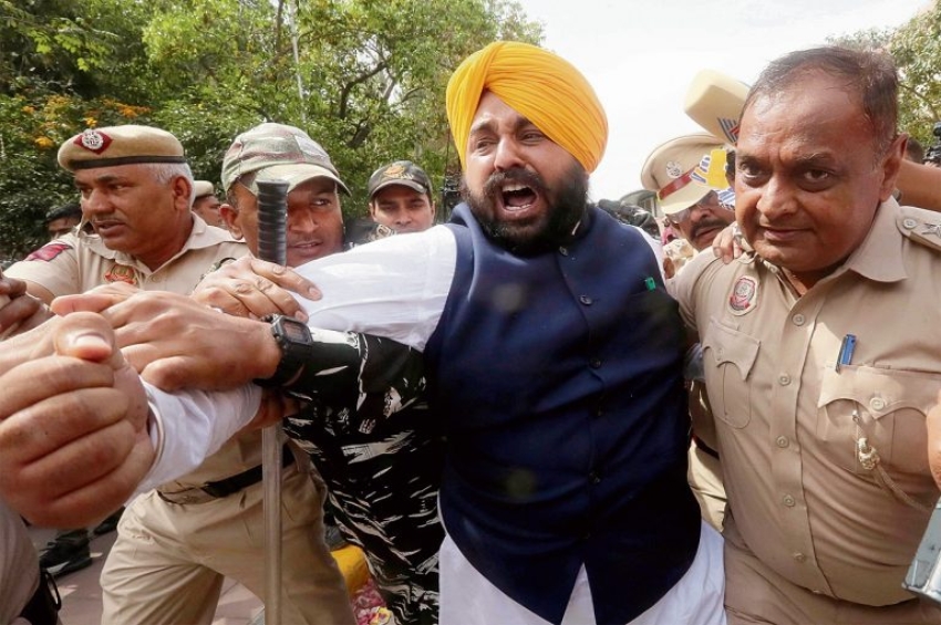 ਕੇਜਰੀਵਾਲ ਦੀ ਗ੍ਰਿਫ਼ਤਾਰੀ ਖਿਲਾਫ਼ &lsquo;ਆਪ&rsquo; ਵੱਲੋਂ ਰੋਸ ਪ੍ਰਦਰਸ਼ਨ